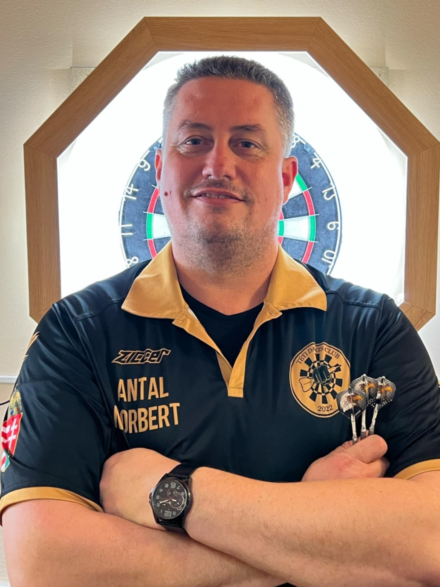 Név: Antal Norbert Mióta dartsozik: 2015 Csatlakozott 2024. Január Nyíl: Unicorn Phil Taylor World Champion Series 22g